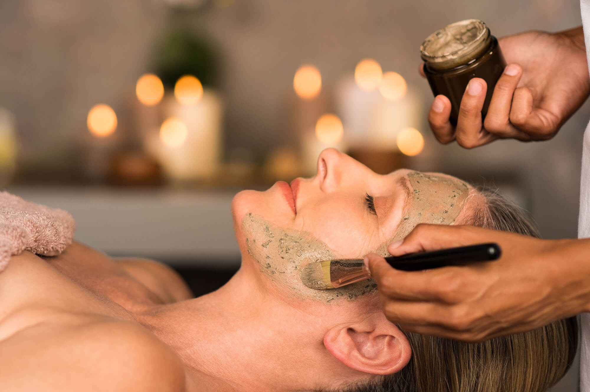 Soins du visage pour une peau douce et lumineuse
